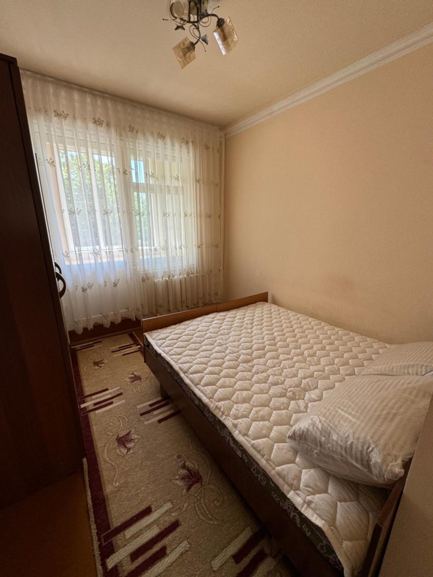 Yunusabad 7 Американский Посольство Taschkent Exterior foto
